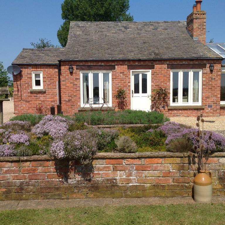 Vila Owl Barn At The Gardens Lissington Exteriér fotografie